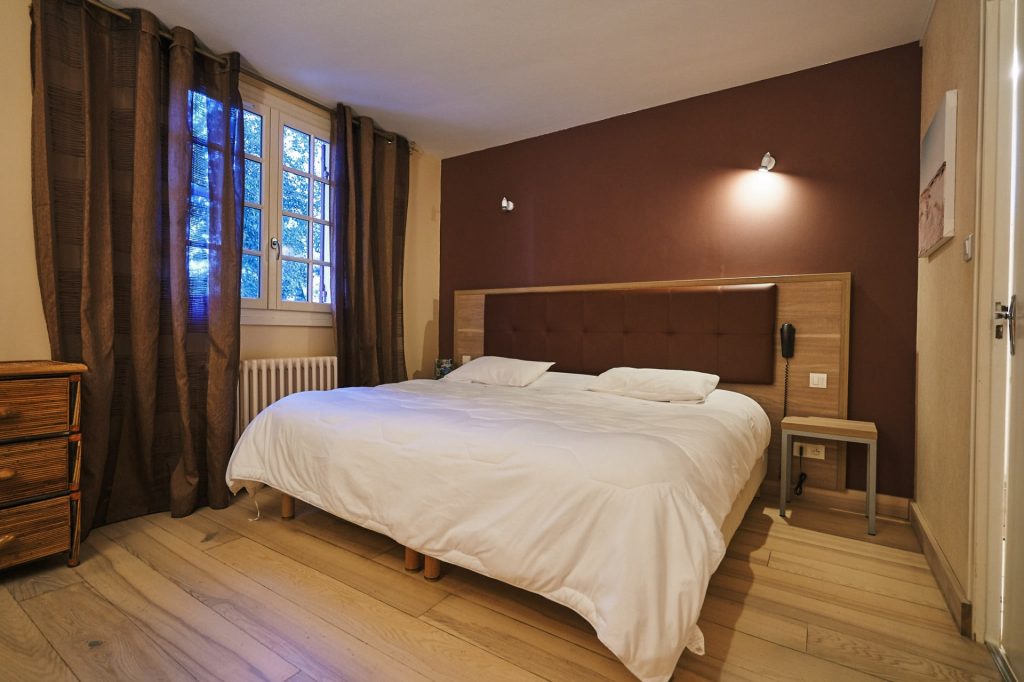 room 9 superior double main building flambé bergerac